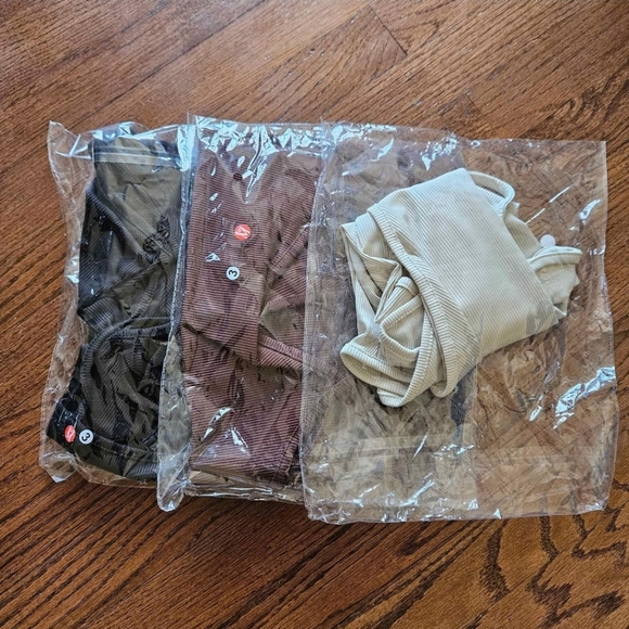 3 pack Women's Bodysuits Sz M - Picture 3 of 3